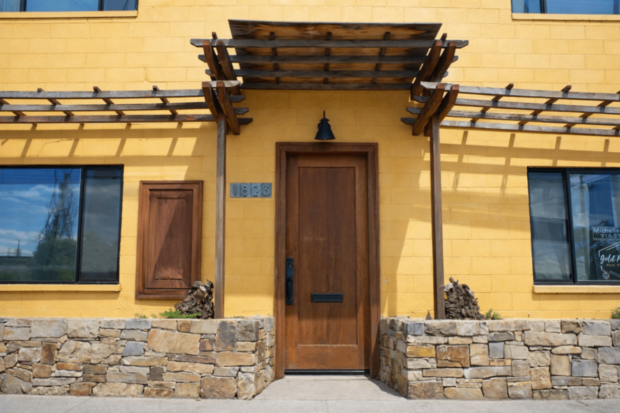 Close-up of front entrance at 1823 San Carlos Ave